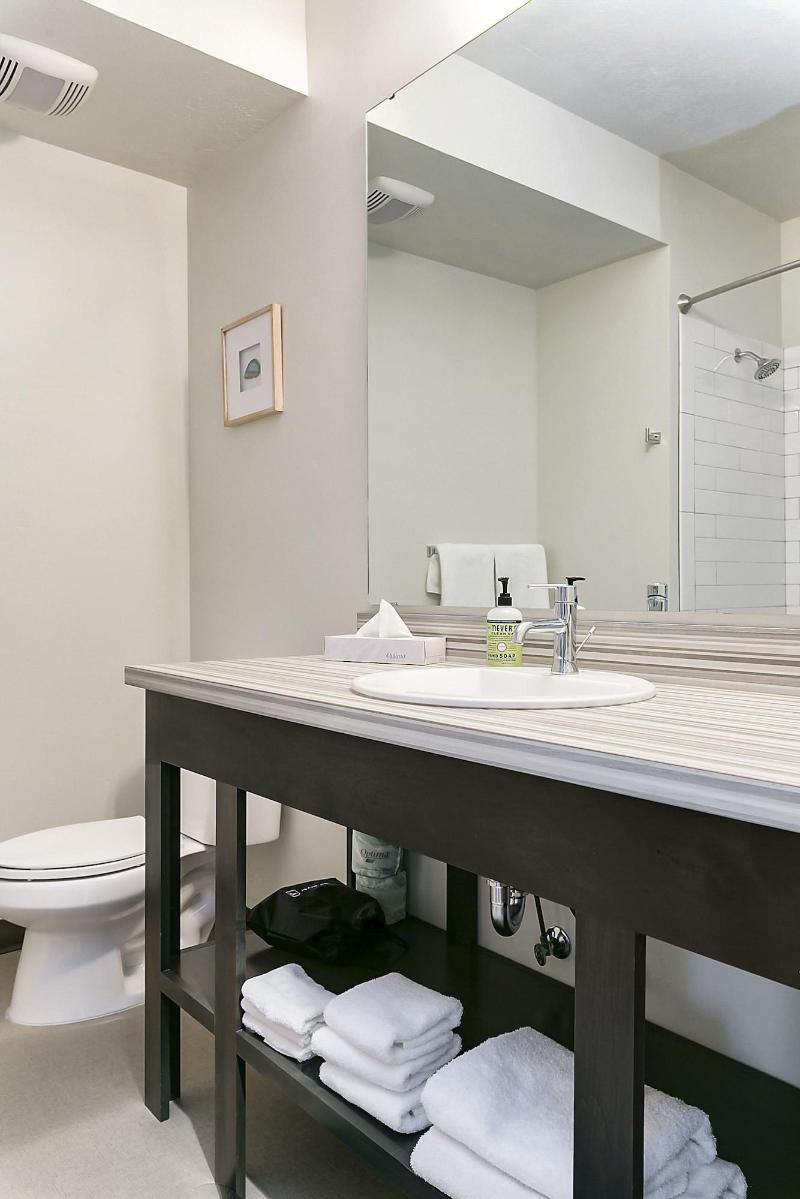 Silver Creek Hotel image