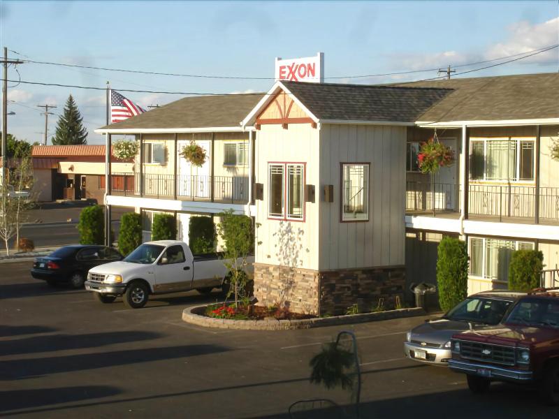 Gateway Inn image