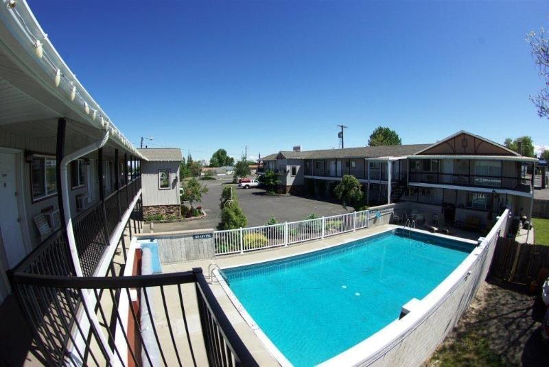 Gateway Inn image