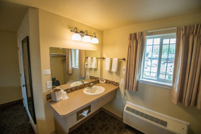 Gateway Inn image