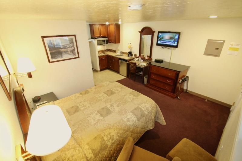 Gateway Inn image