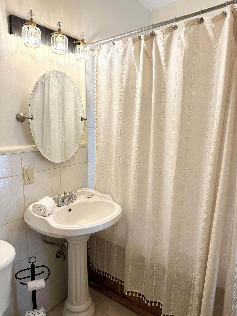 Lasalle Guest House image