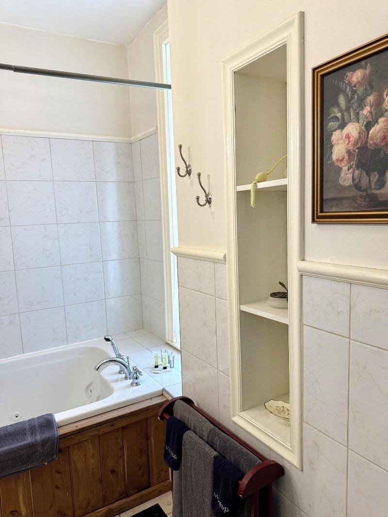 Lasalle Guest House image