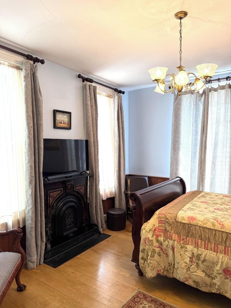 Lasalle Guest House image
