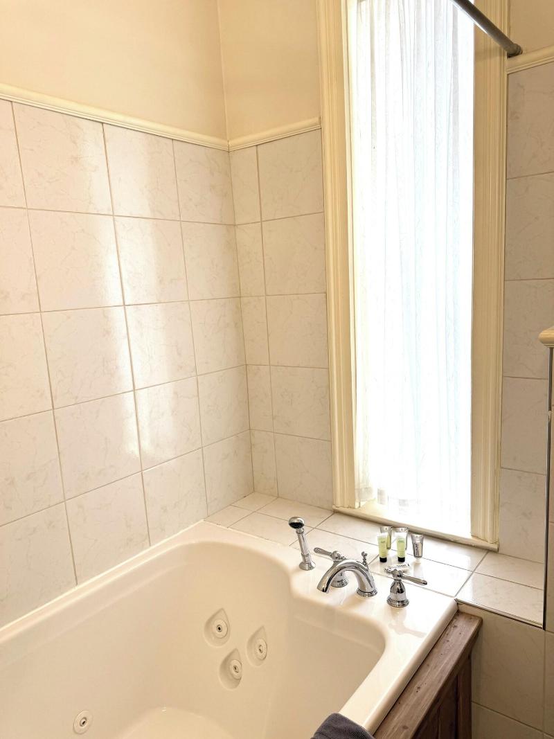 Lasalle Guest House image