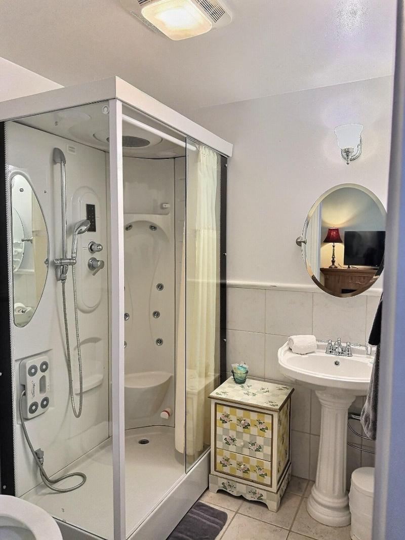 Lasalle Guest House image