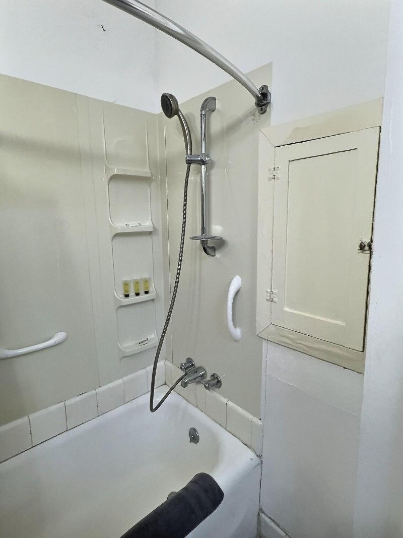 Lasalle Guest House image