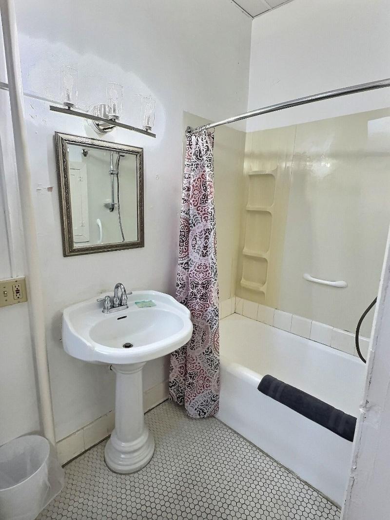 Lasalle Guest House image