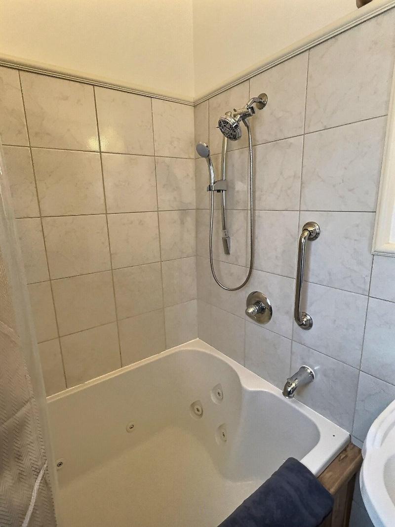 Lasalle Guest House image