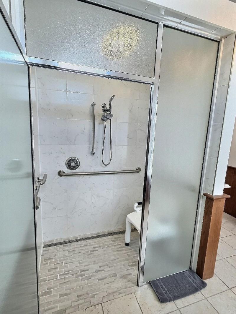 Lasalle Guest House image