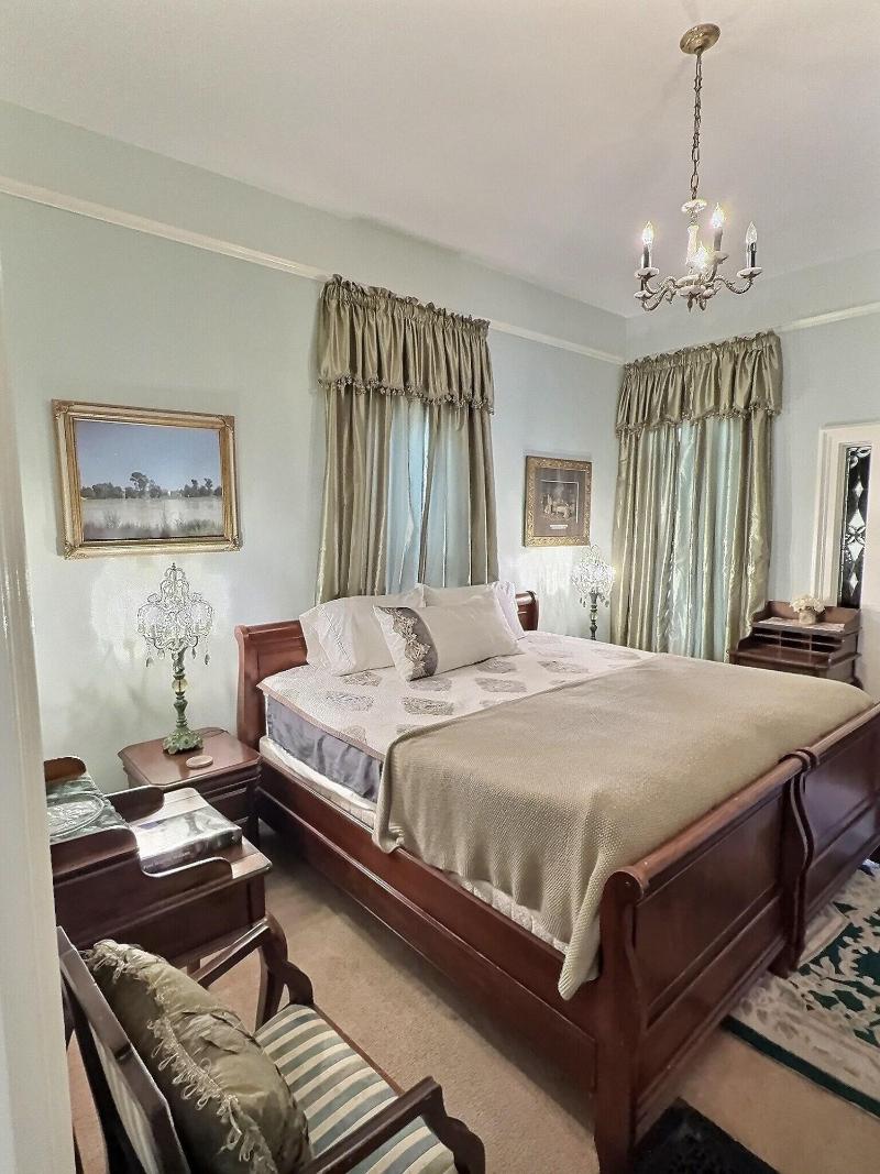 Lasalle Guest House image