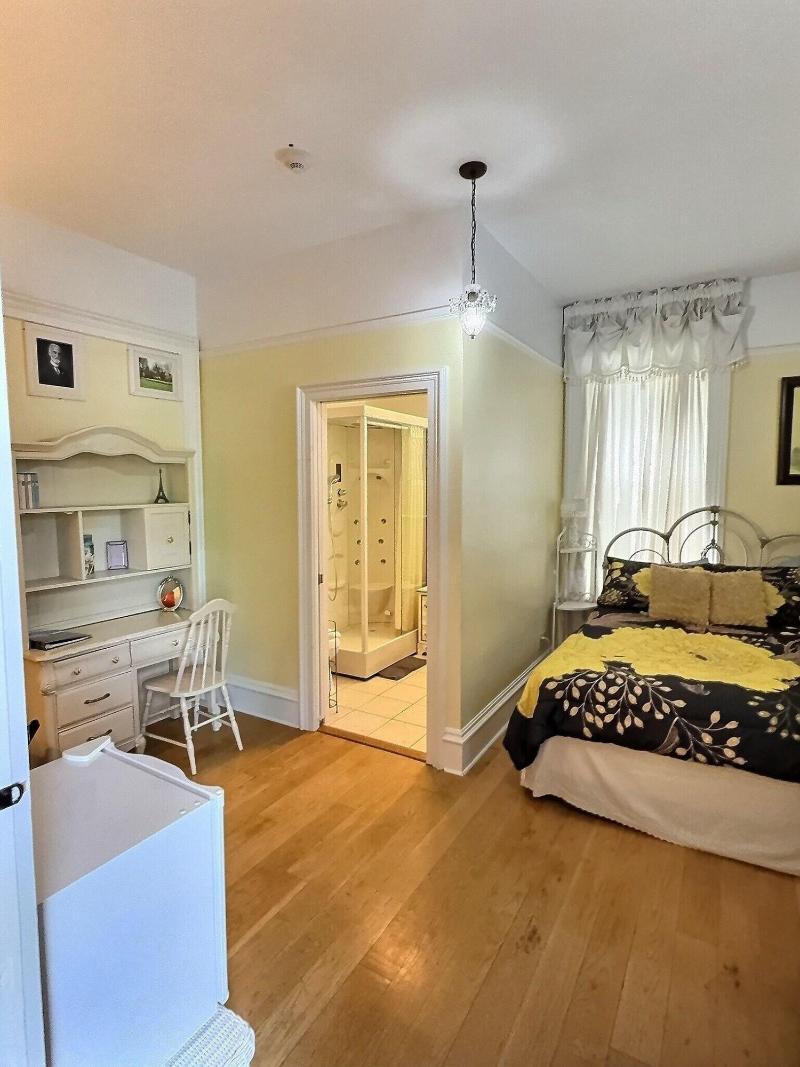 Lasalle Guest House image