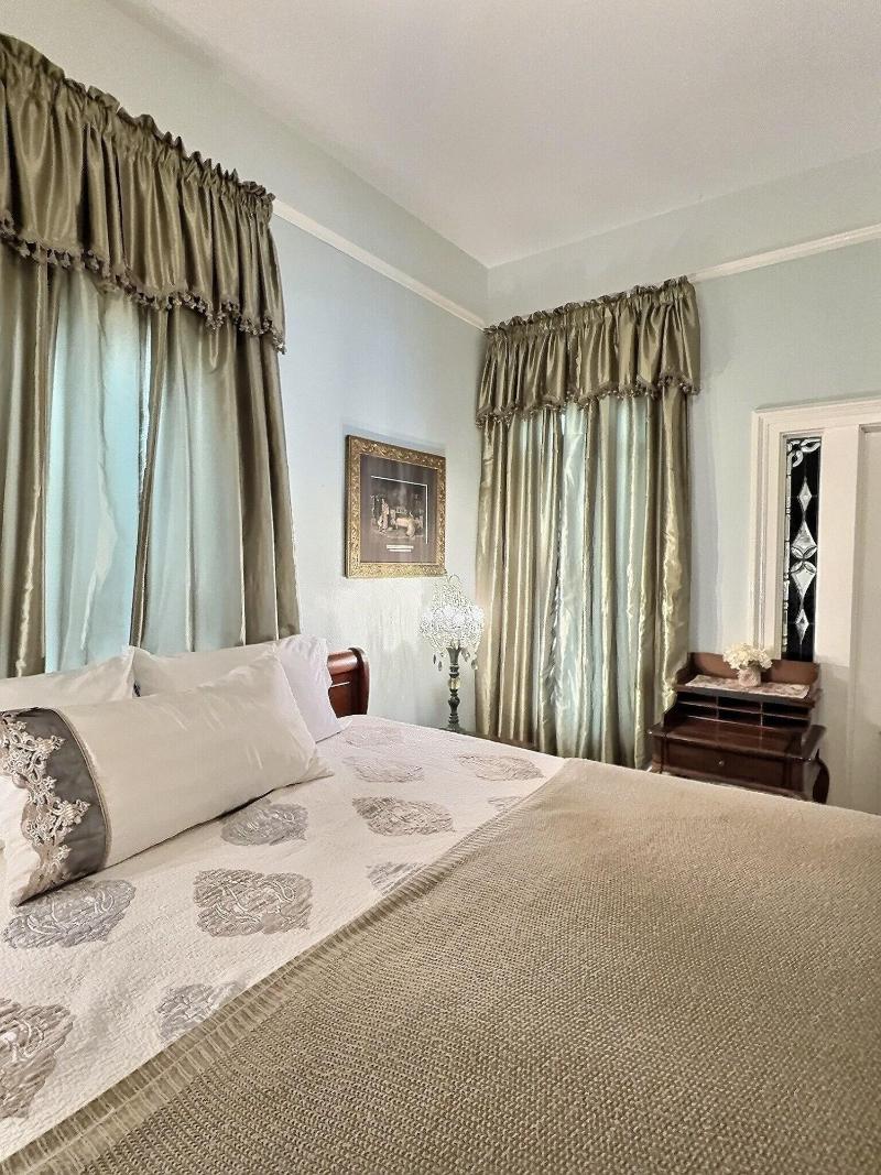 Lasalle Guest House image