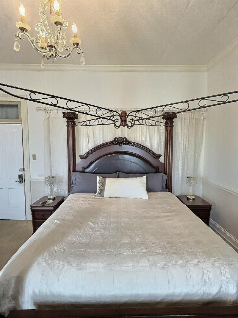 Lasalle Guest House image