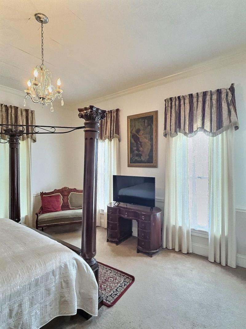 Lasalle Guest House image