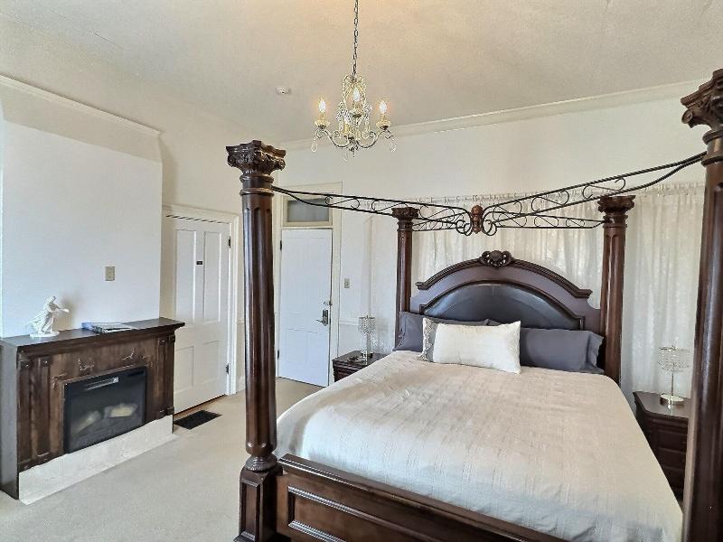 Lasalle Guest House image