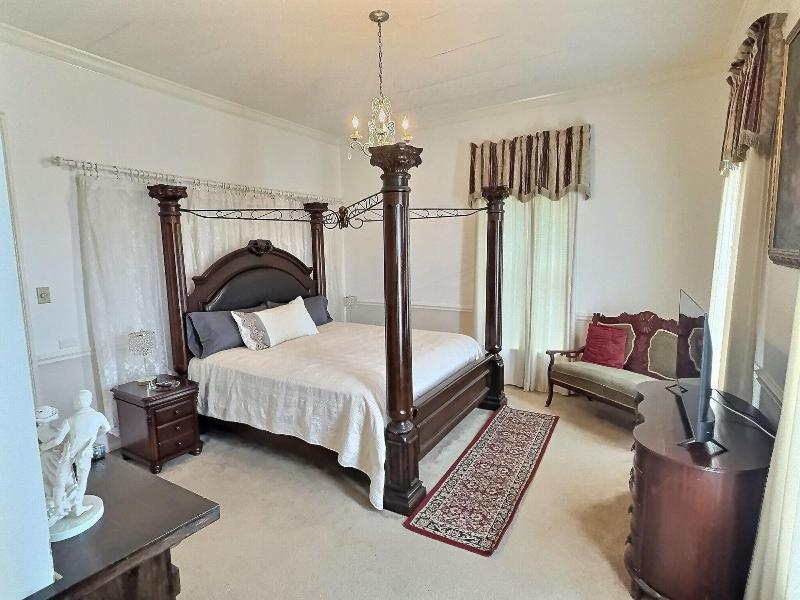 Lasalle Guest House image
