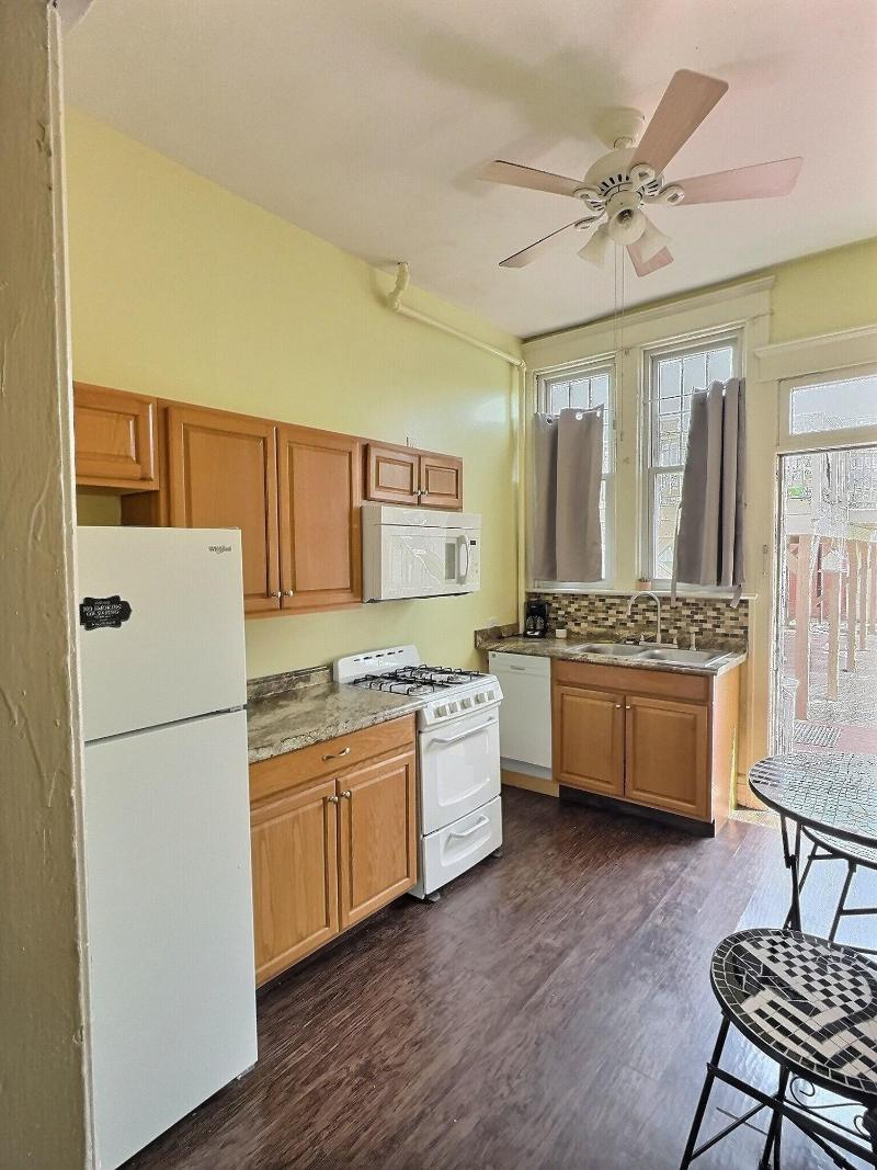 Lasalle Guest House image