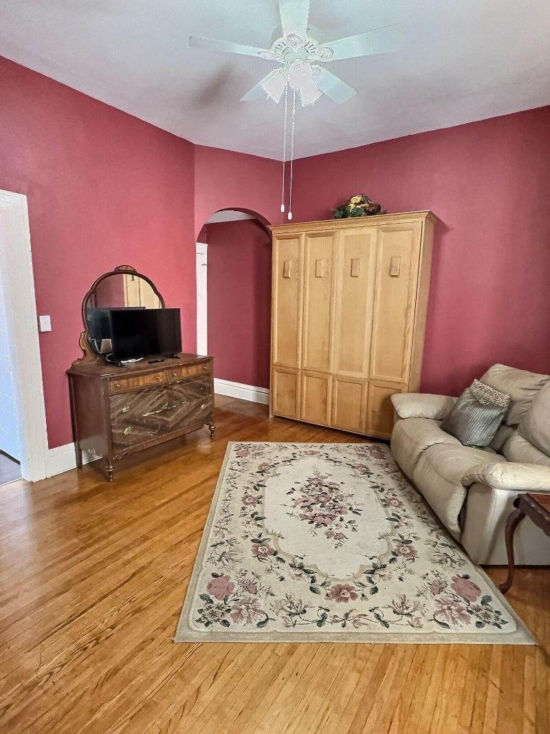 Lasalle Guest House image