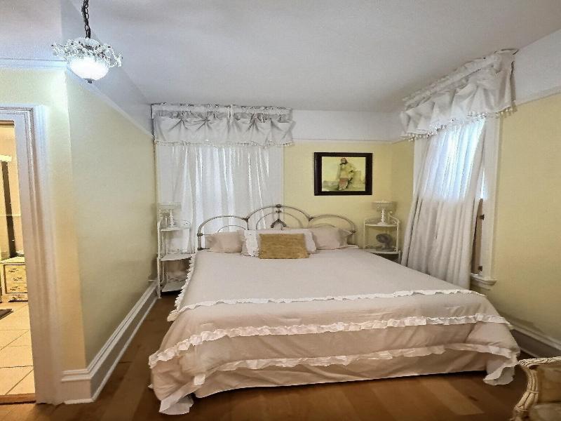Lasalle Guest House image