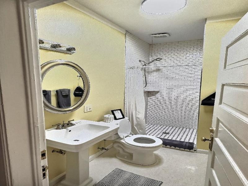 Lasalle Guest House image