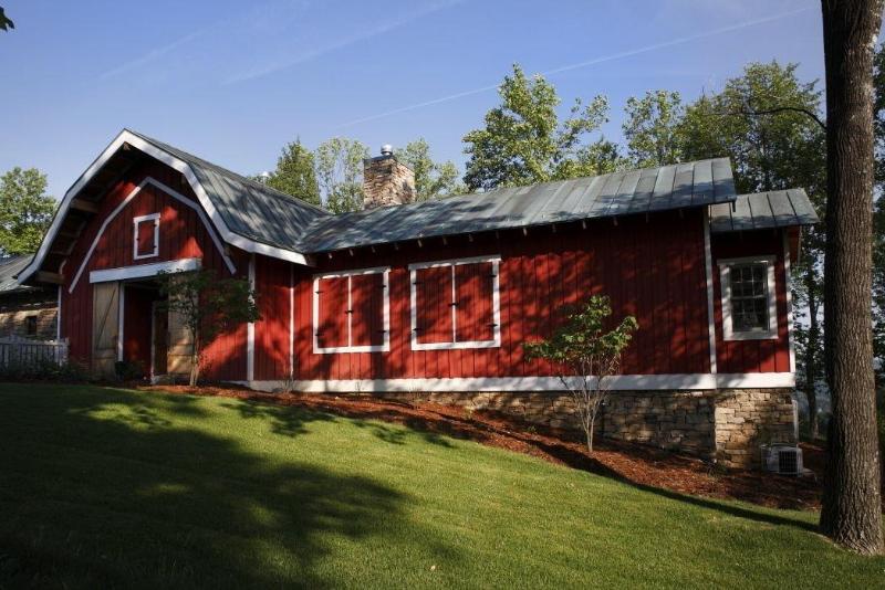Lodge And Cottages At Primland image