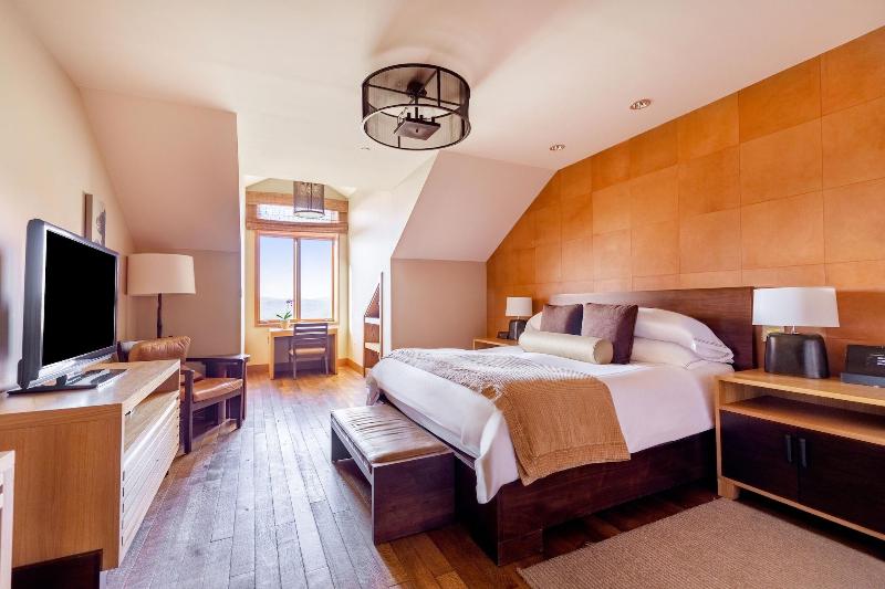 Lodge And Cottages At Primland image
