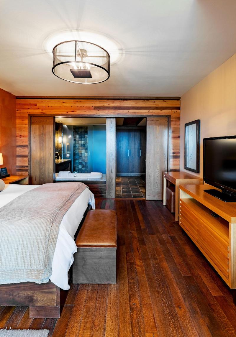 Lodge And Cottages At Primland image
