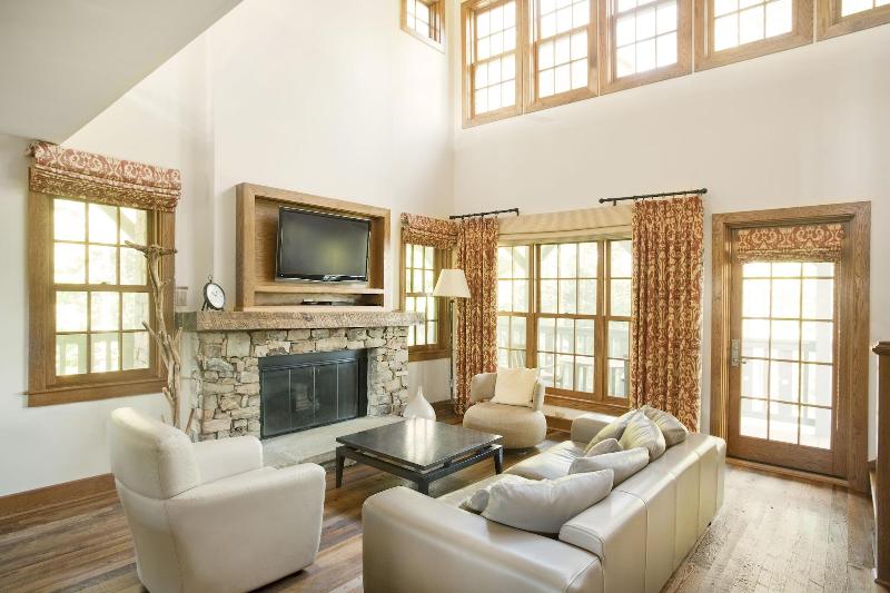 Lodge And Cottages At Primland image