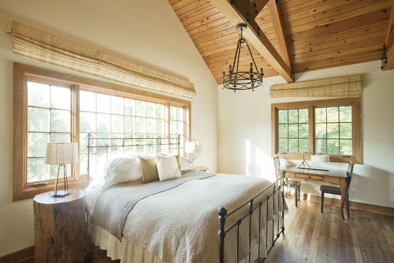 Lodge And Cottages At Primland image
