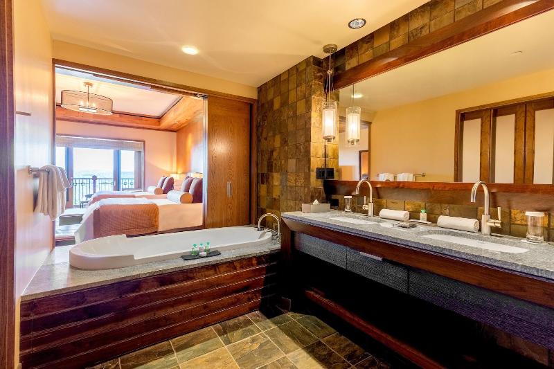 Lodge And Cottages At Primland image
