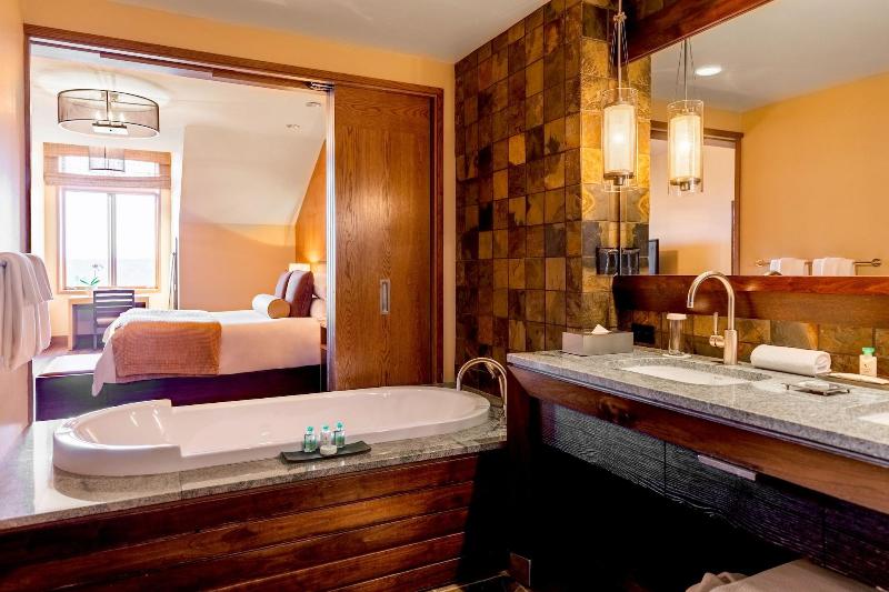 Lodge And Cottages At Primland image