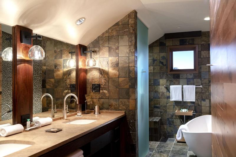 Lodge And Cottages At Primland image