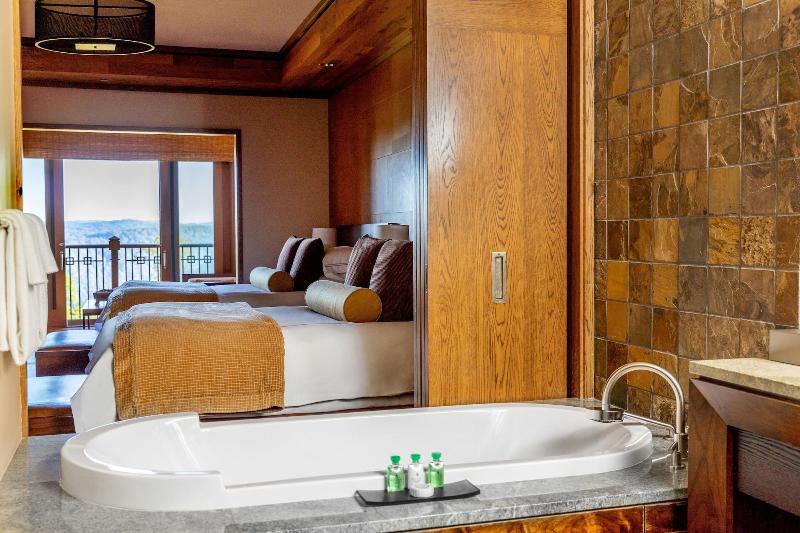 Lodge And Cottages At Primland image