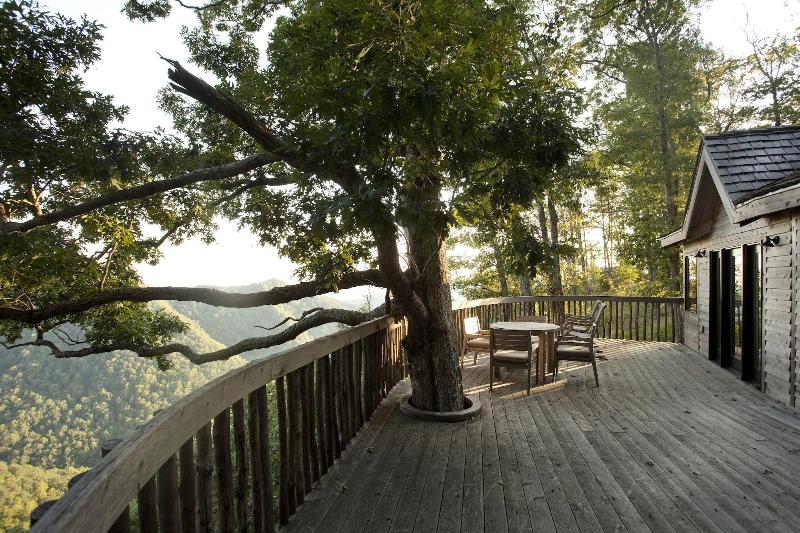 Lodge And Cottages At Primland image