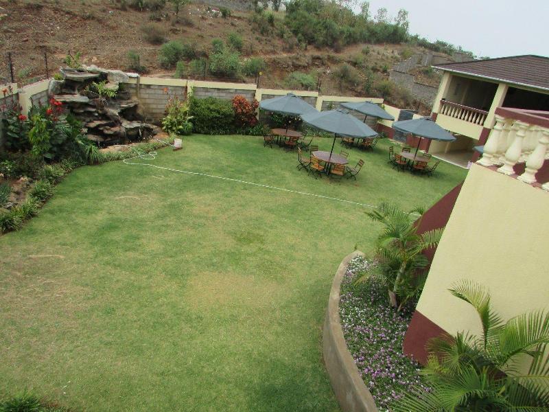 TrippleO's Hotel image