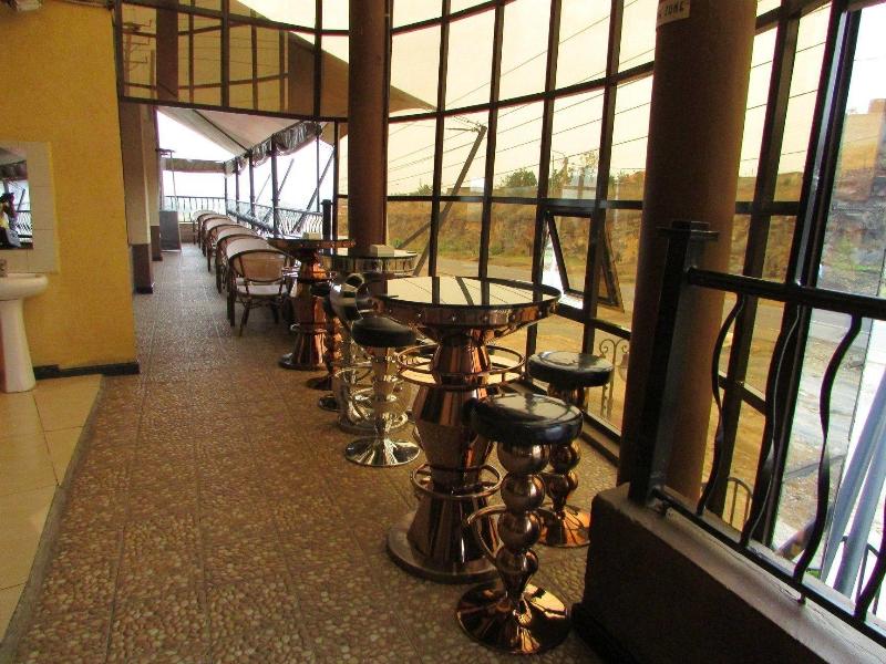 TrippleO's Hotel image