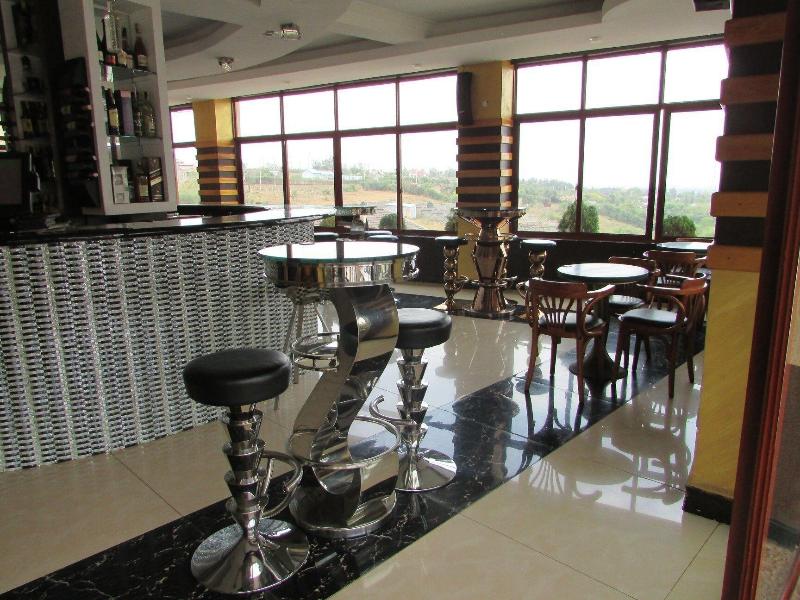TrippleO's Hotel image