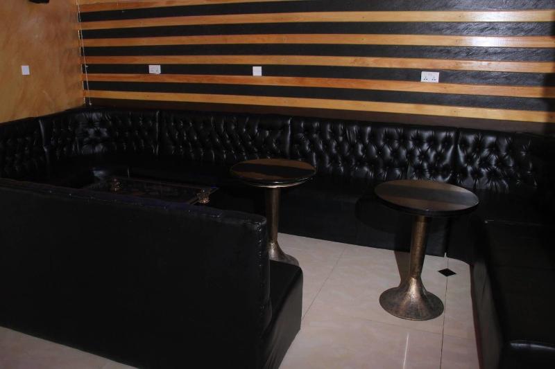 TrippleO's Hotel image