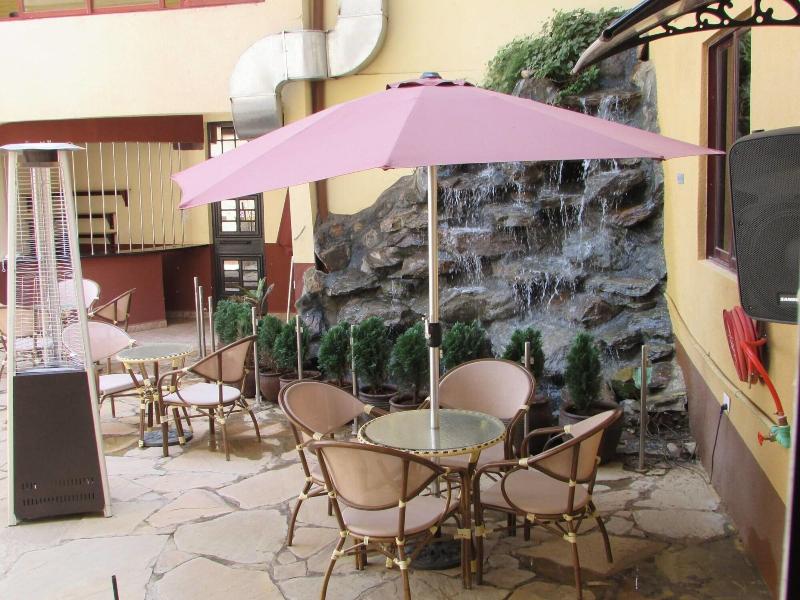 TrippleO's Hotel image
