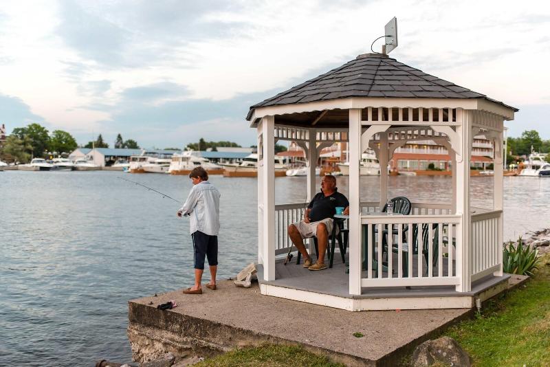 Capt. Thomson's Resort image
