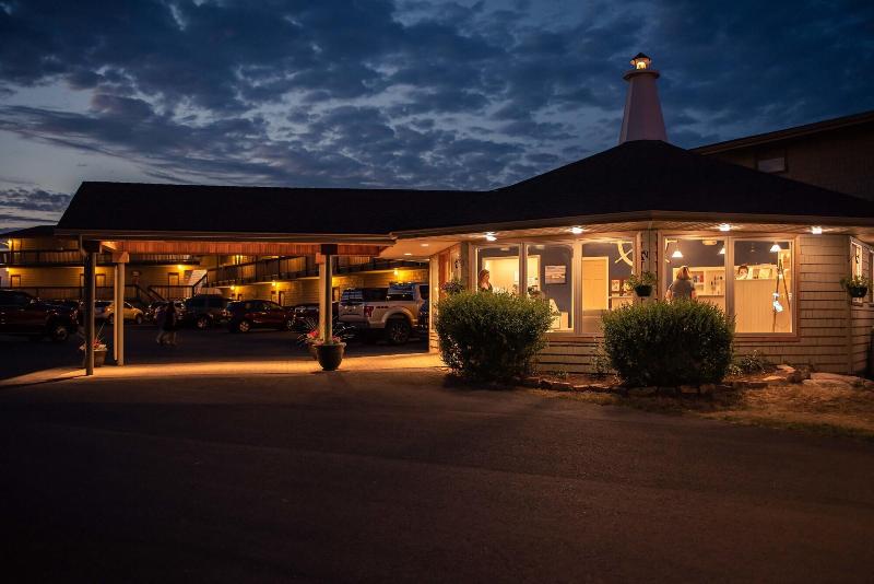 Capt. Thomson's Resort image
