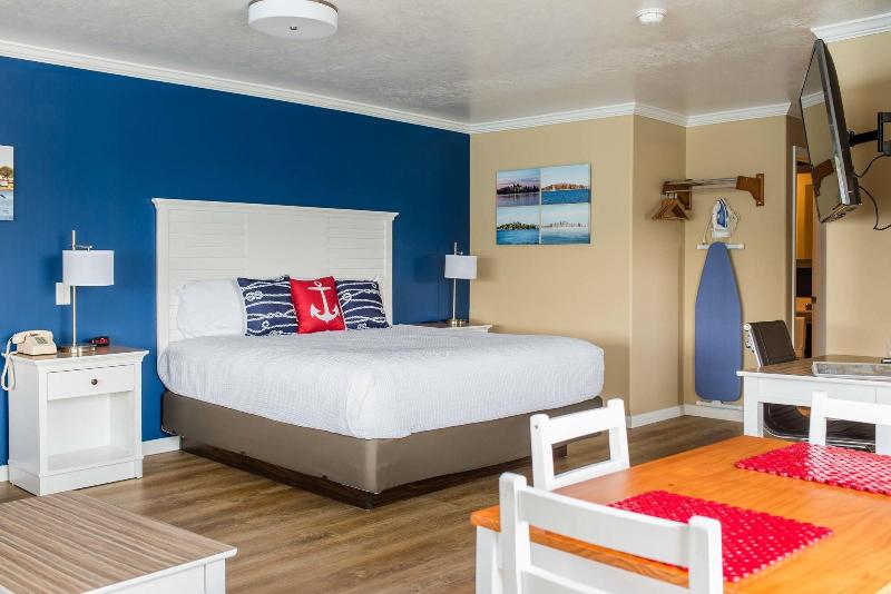 Capt. Thomson's Resort image