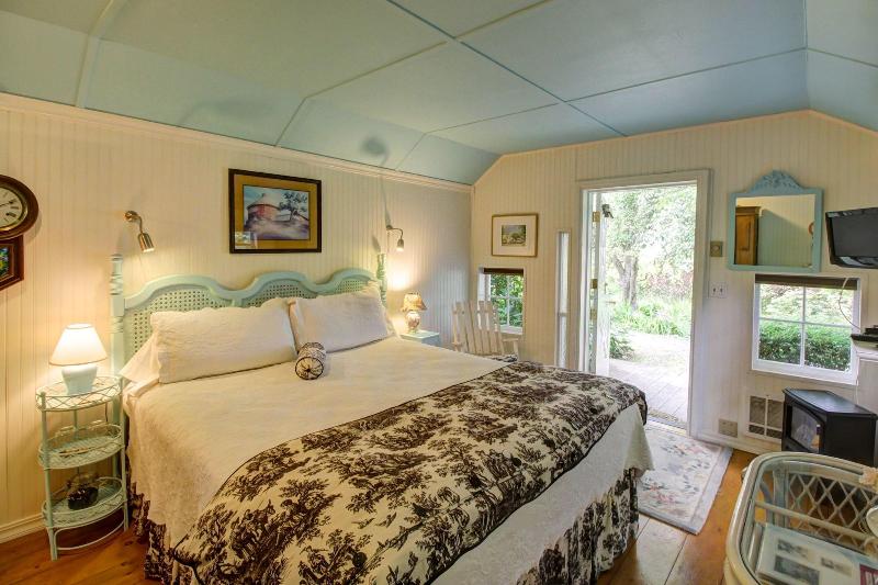 Country Cottage Of Langley image