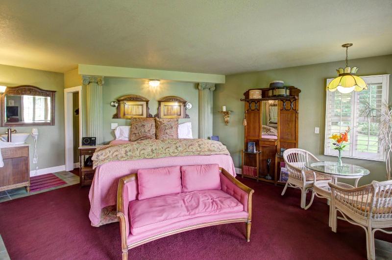 Country Cottage Of Langley image