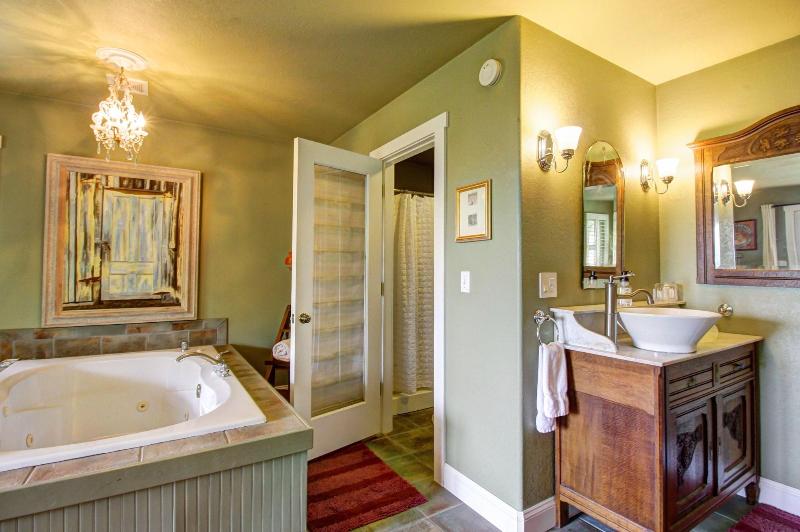 Country Cottage Of Langley image