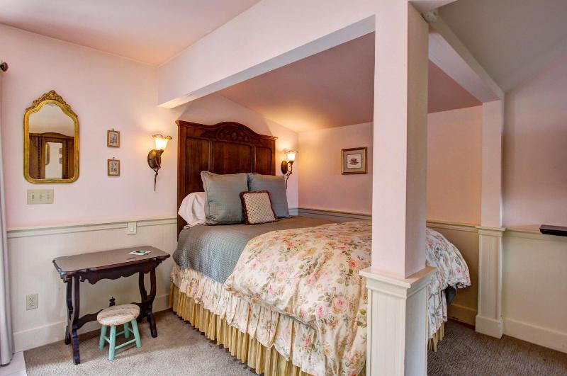 Country Cottage Of Langley image