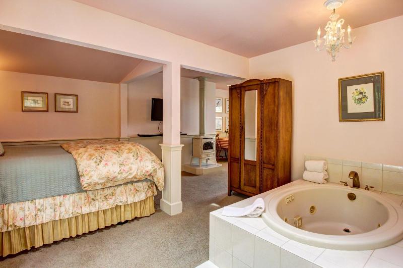 Country Cottage Of Langley image