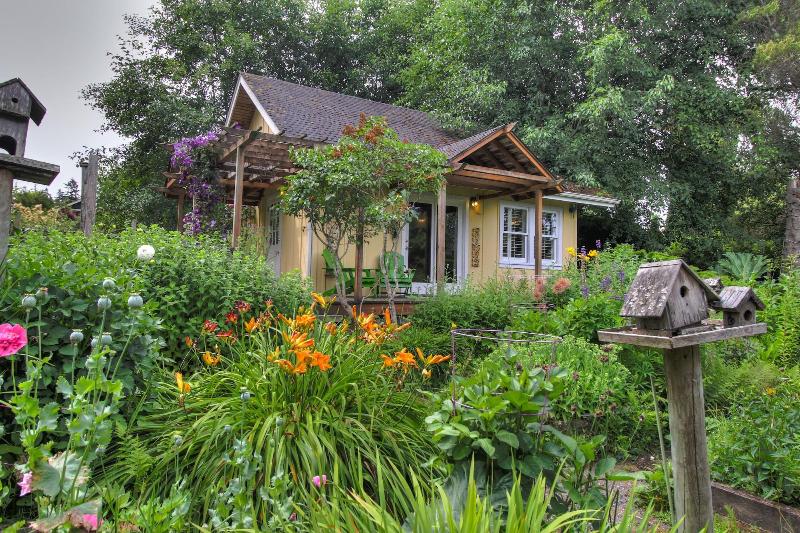Country Cottage Of Langley image