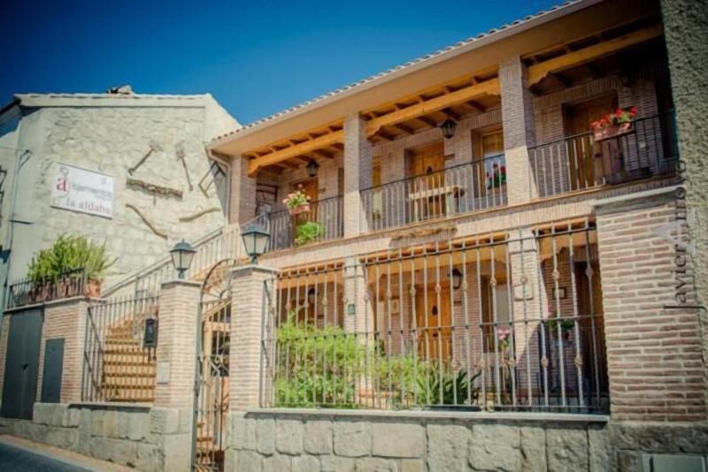 Alojamientos Rurales La Aldaba image